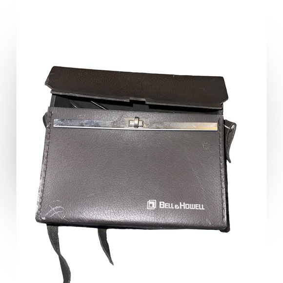 Vintage Bell & Howell 339 Autoload Focus-Matic 8mm Movie Camera + Original Case - Picture 3 of 11